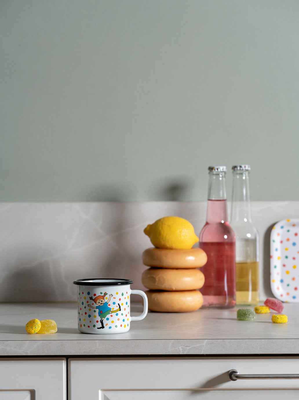 Emaliowany kubek retro Pippi 2.5 dl Muurla BÉBÉ Concept