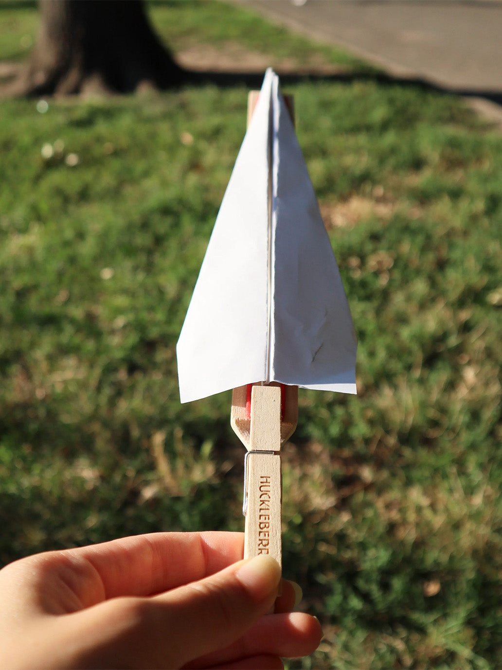 Wyrzutnia do papierowych samolotów Huckleberry Kikkerland BÉBÉ Concept