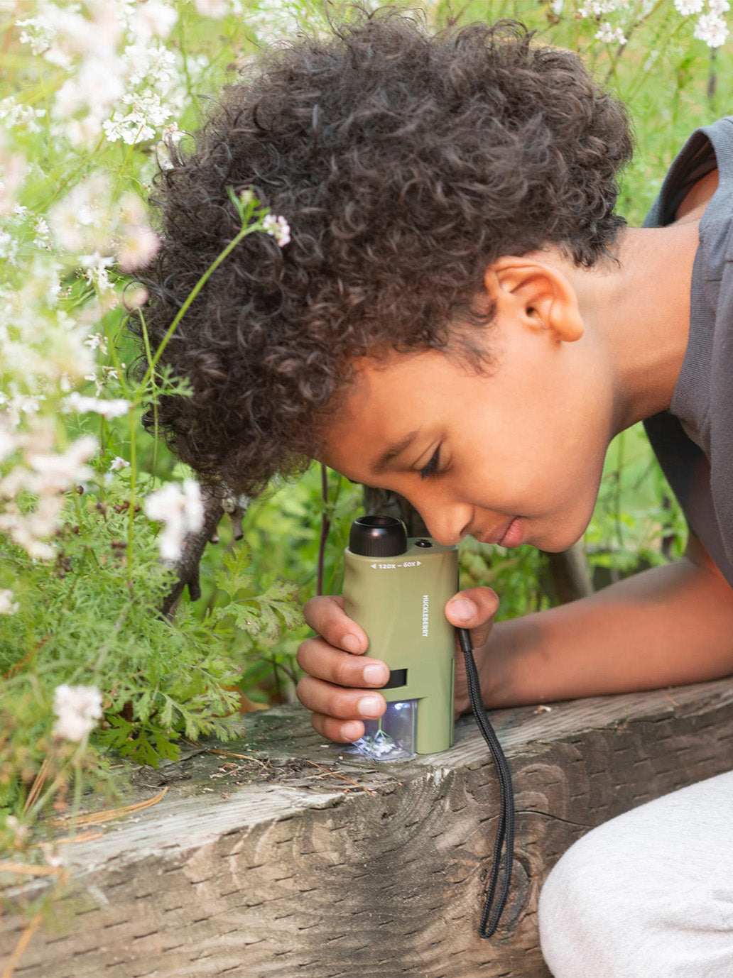 Kieszonkowy mikroskop Huckleberry Kikkerland BÉBÉ Concept