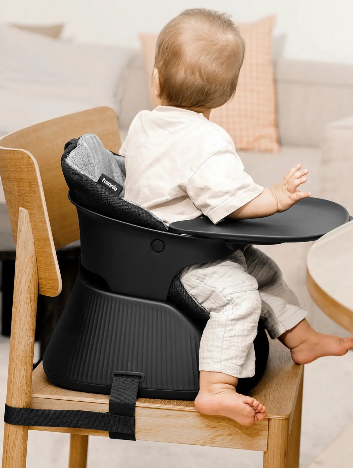 Krzesełko dla dziecka The Portable High Chair Hannie BEBE Concept