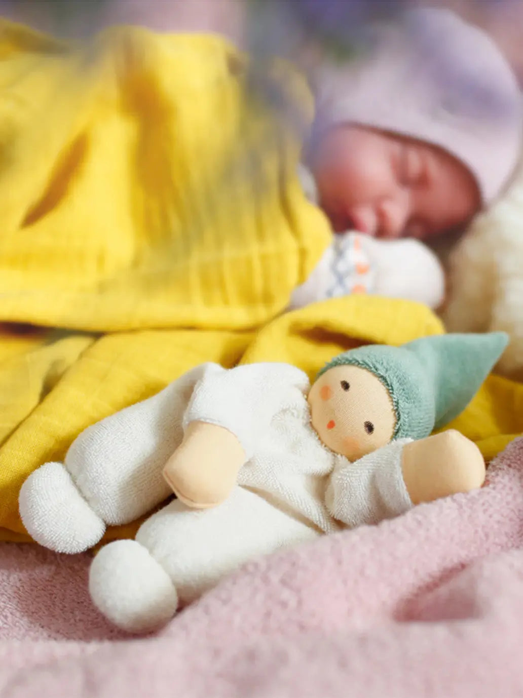 Lalka z grzechotką Nucki Rattle Doll Nanchen Natur BEBE Concept
