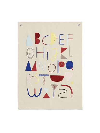Materiałowy haftowany plakat z alfabetem