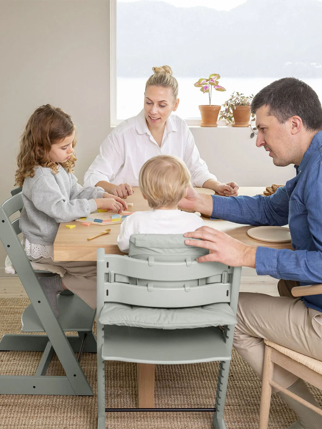 krzesło rosnące z dzieckiem Tripp Trapp Stokke BEBE Concept