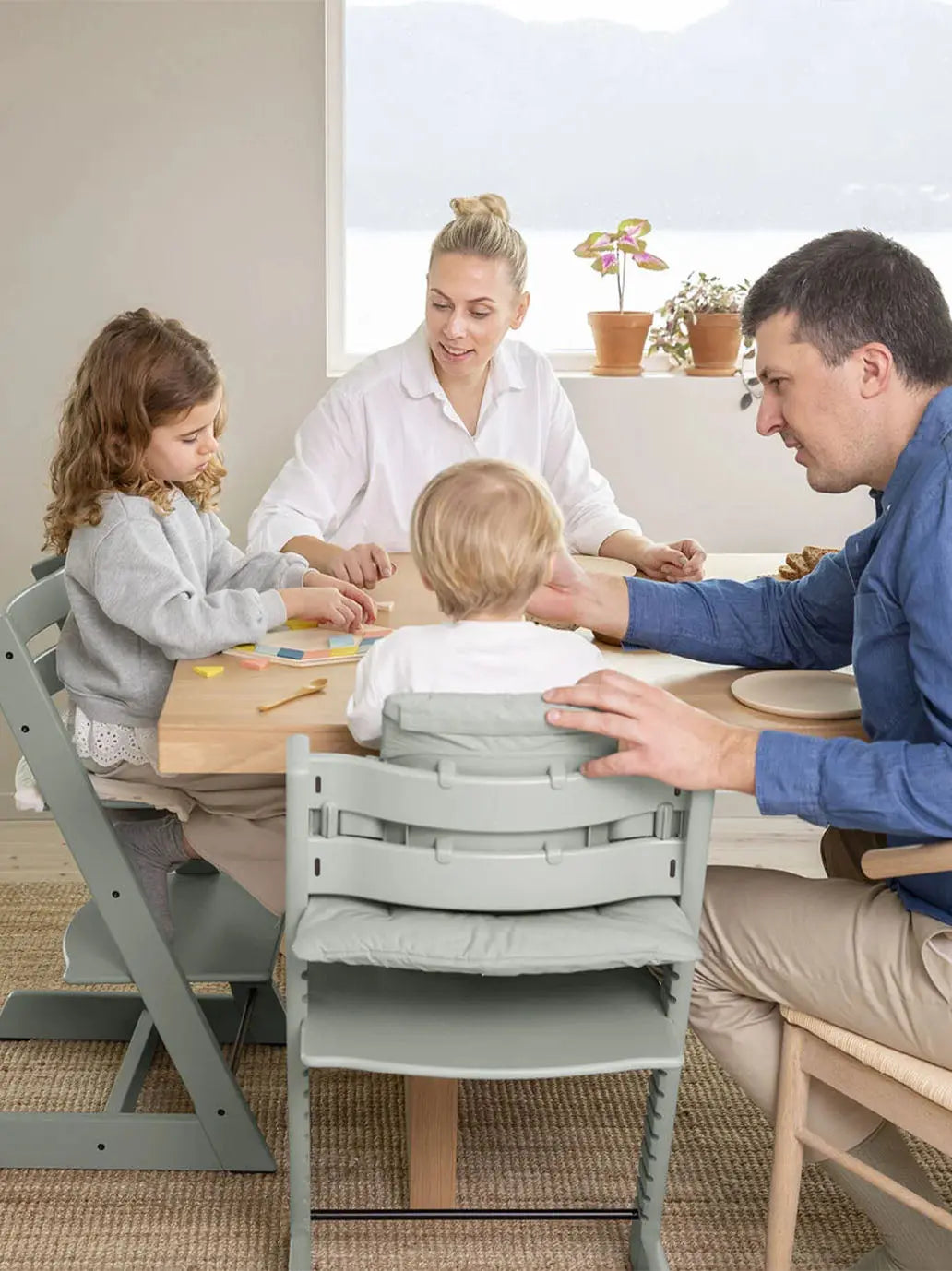 krzesło rosnące z dzieckiem Tripp Trapp Stokke BEBE Concept