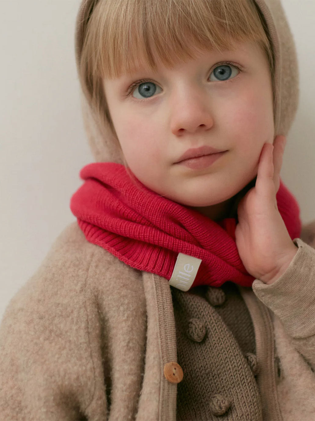 Cienki komin z wełny merino Fine Loop Scarf Mille Family BÉBÉ Concept