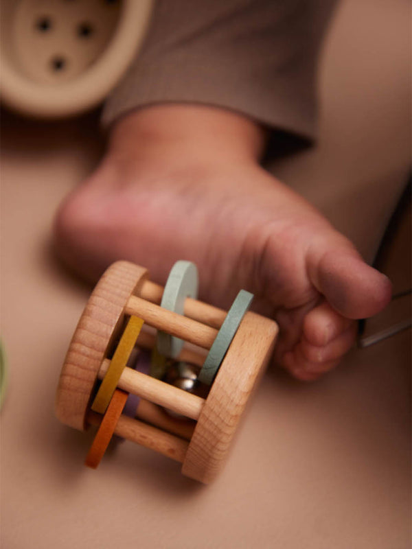 Drewniane zabawki sensoryczne w walizce