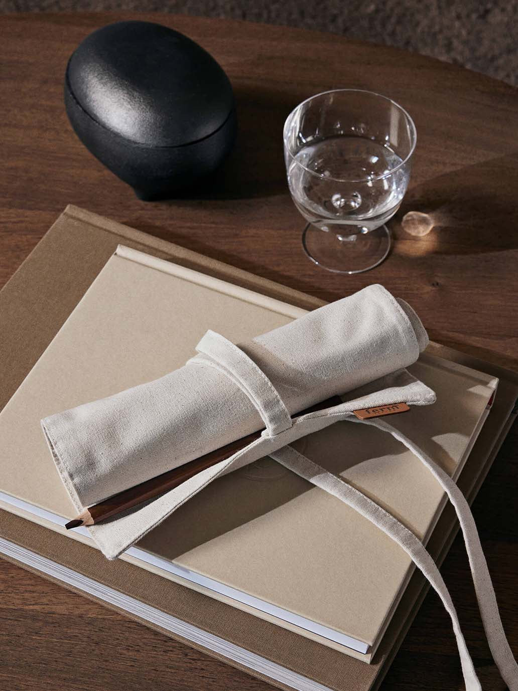 Piórnik Ally Pencil Wrap Ferm Living BÉBÉ Concept