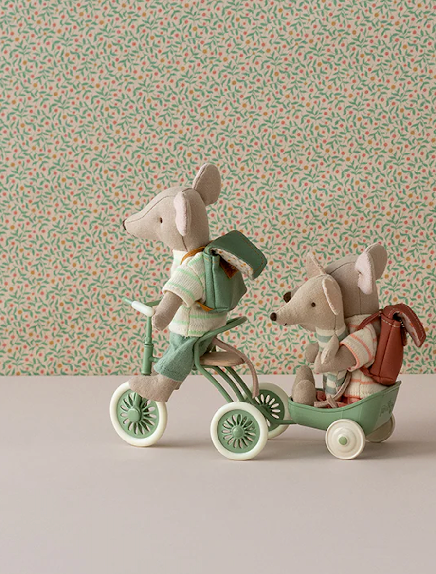 Miniaturowy rowerek trzykołowy Abri Maileg BÉBÉ Concept