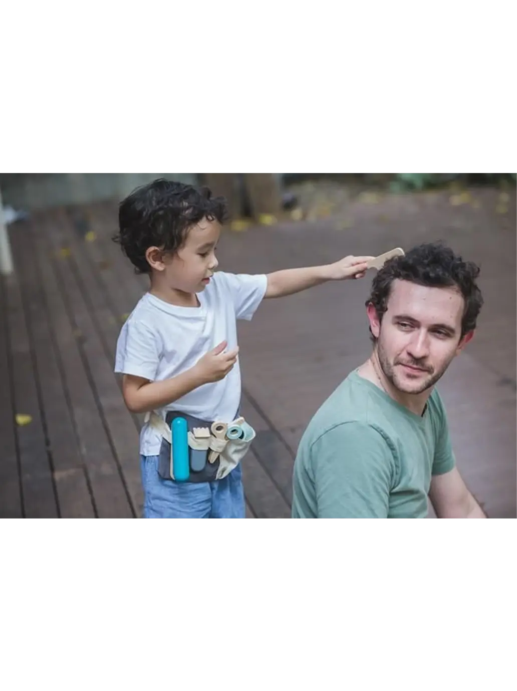 drewniany zestaw do zabawy w salon fryzjerski Plan Toys BÉBÉ Concept