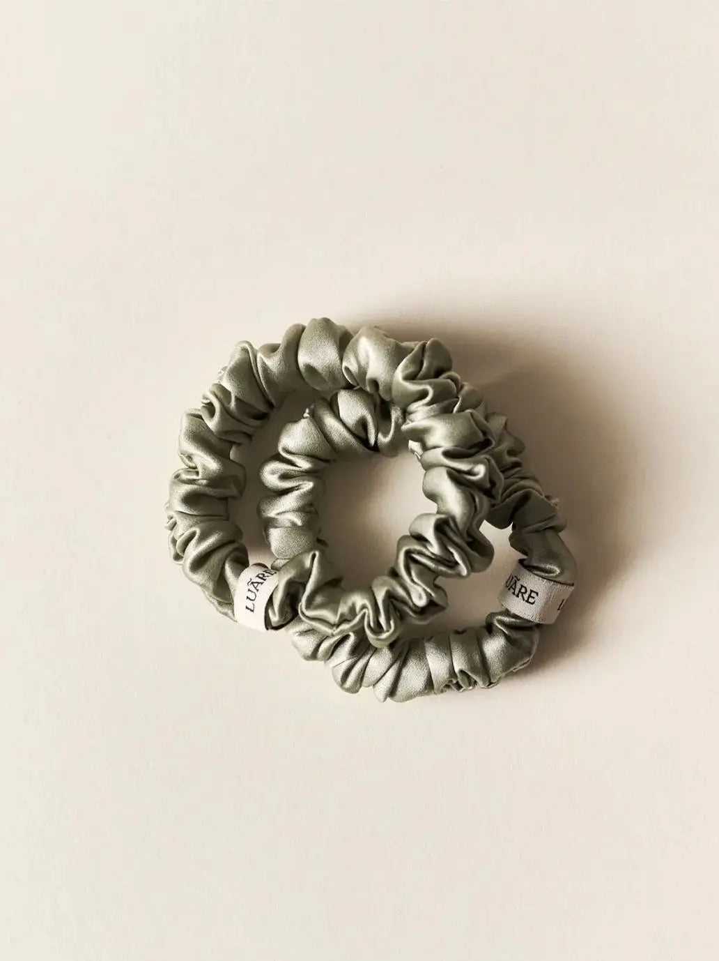 Zestaw jedwabnych gumek do włosów The Mini Scrunchie Luãre BEBE Concept