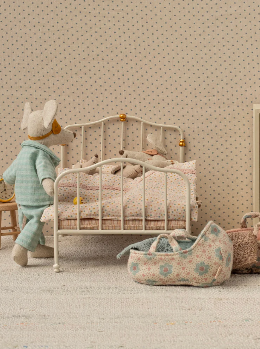 Miniaturowe podwójne łóżko w stylu vintage Maileg BÉBÉ Concept