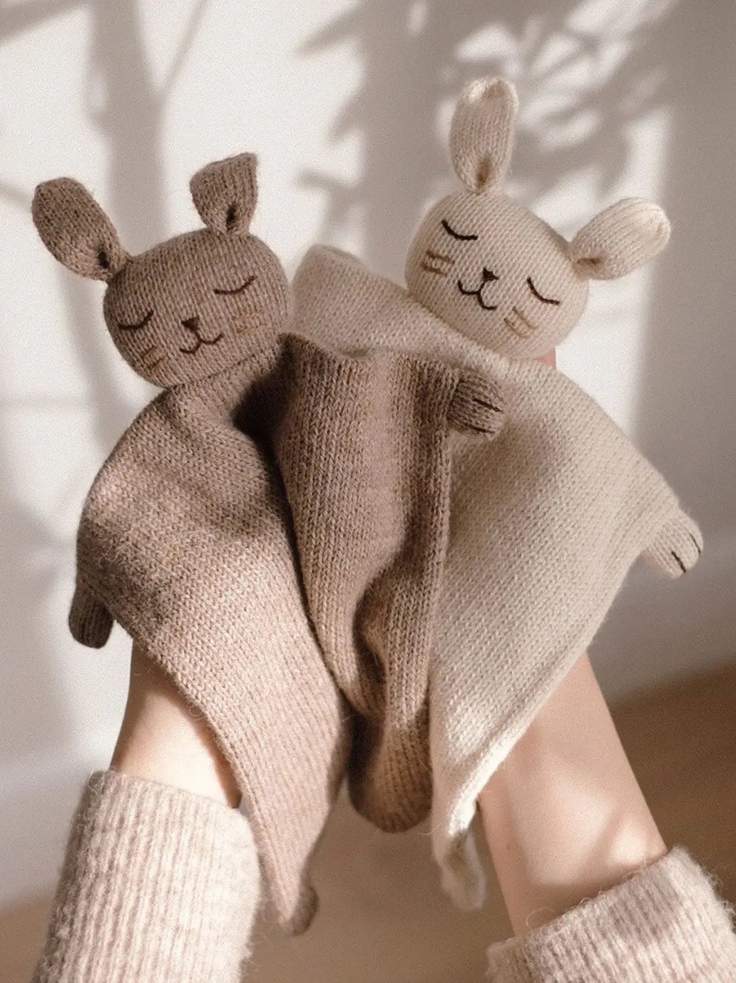 PIerwsza przytulanka Knitted Cuddle Cloth Main Sauvage BÉBÉ Concept