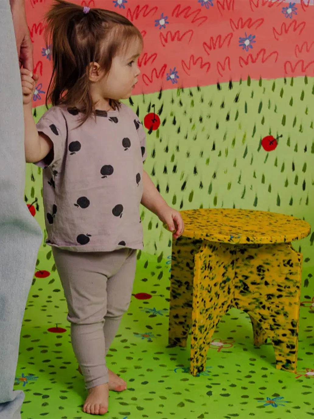 Stołek z eko tworzywa Round Stool Medium M1N2 Minimono BÉBÉ Concept