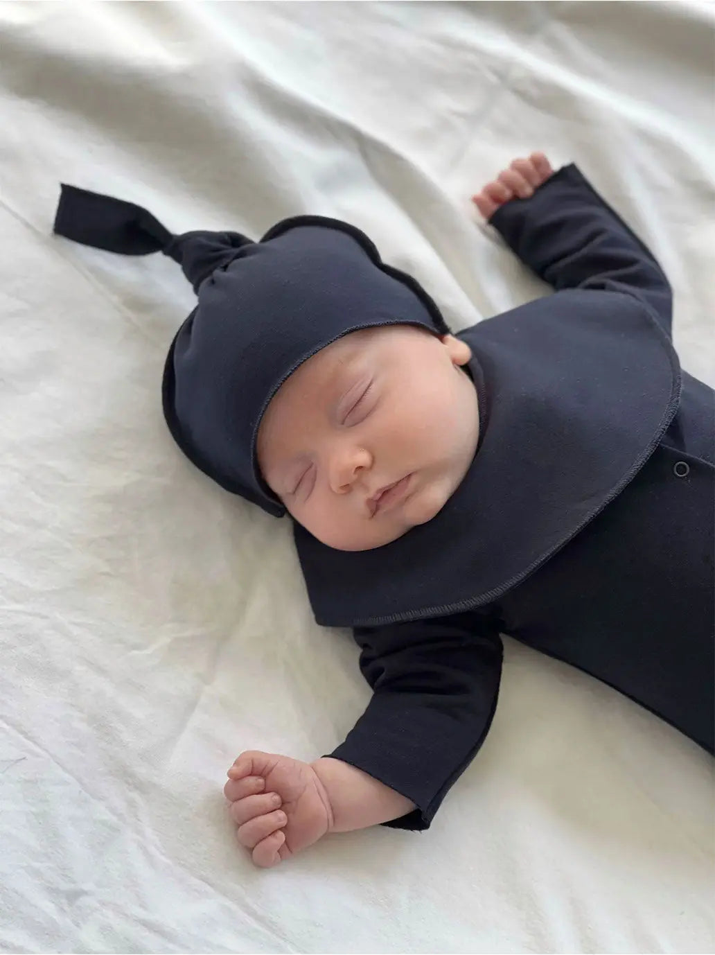 Czapka z supełkiem Baby hat A Basic Brand BEBE Concept