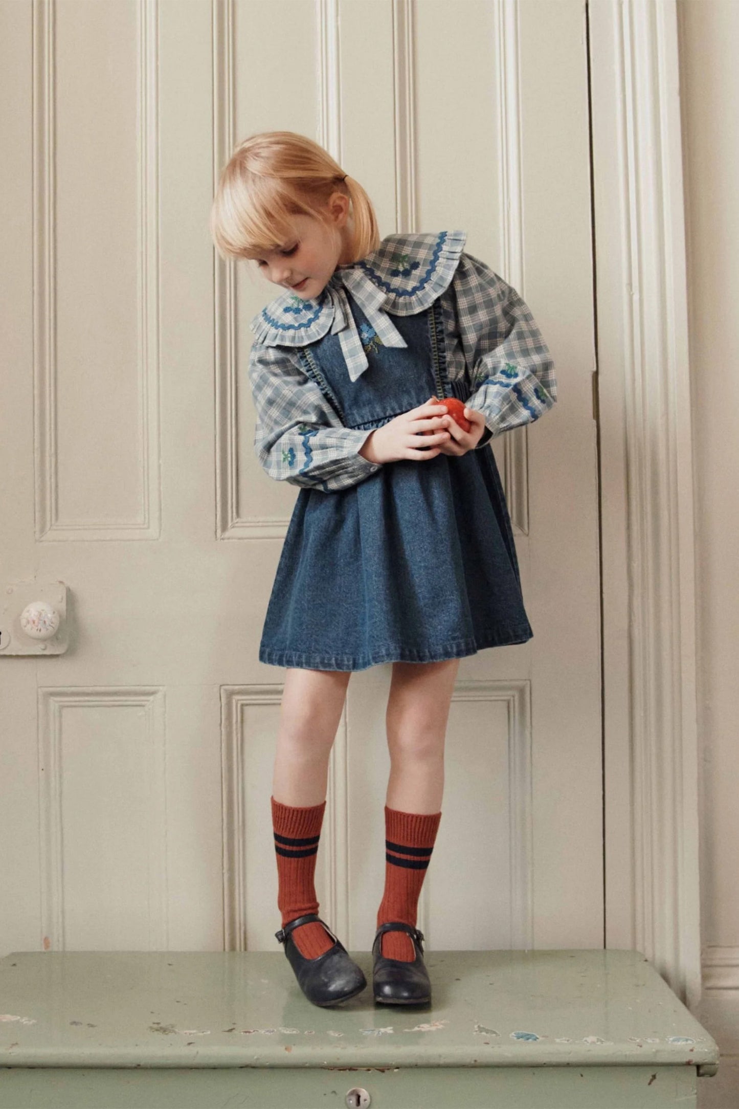 Sukienka Apron Embroidered Denim