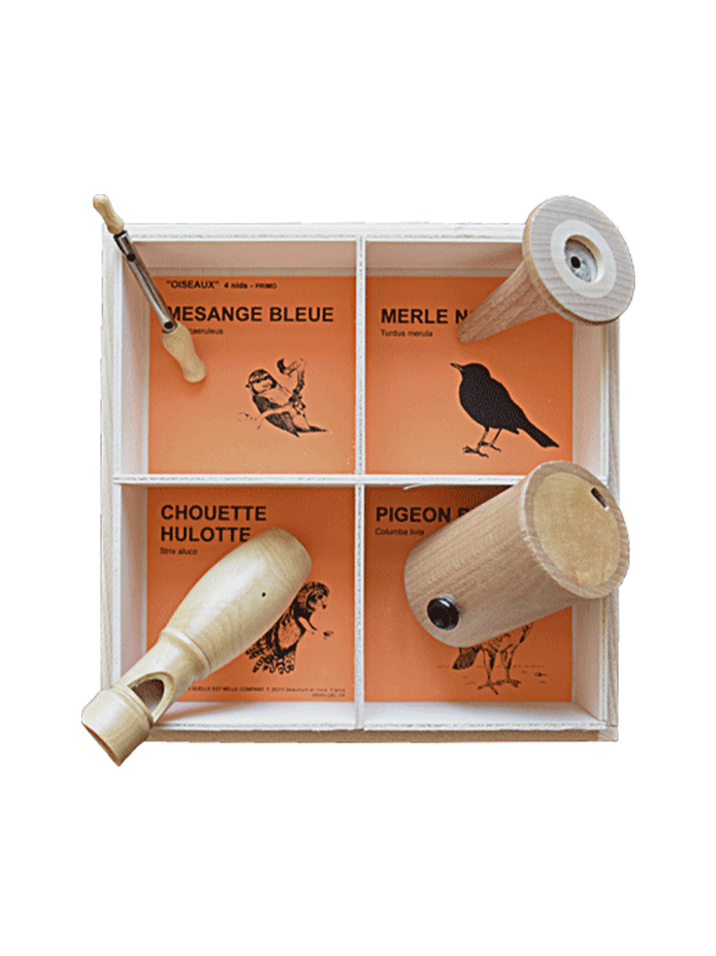 ensemble d'instruments en bois pour imiter les sons des oiseaux