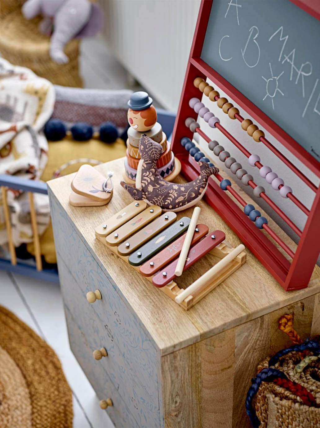 Liczydło z tablicą kredową Bloomingville BÉBÉ Concept