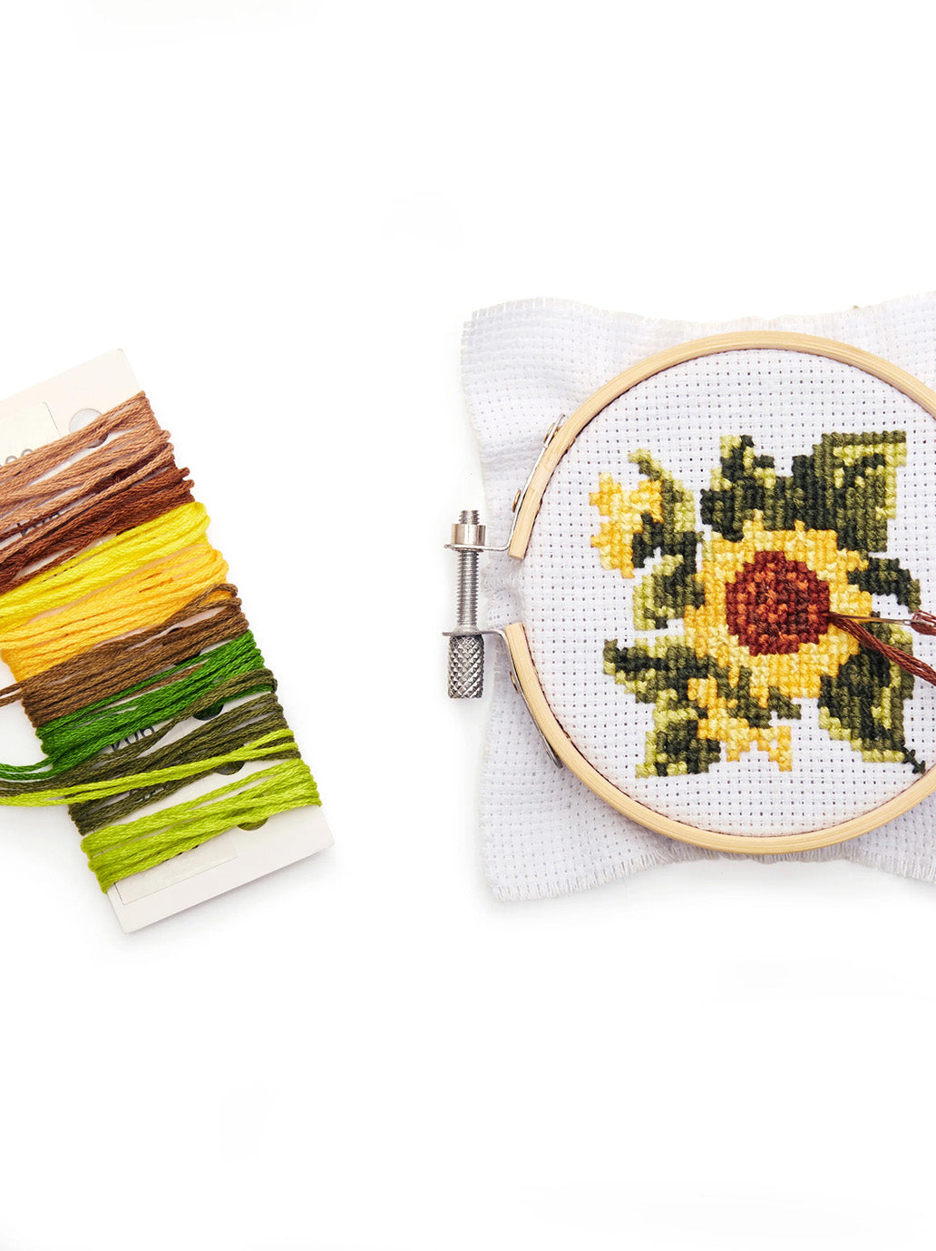 Mini zestaw do wyszywania Embroidery Set Kikkerland BÉBÉ Concept