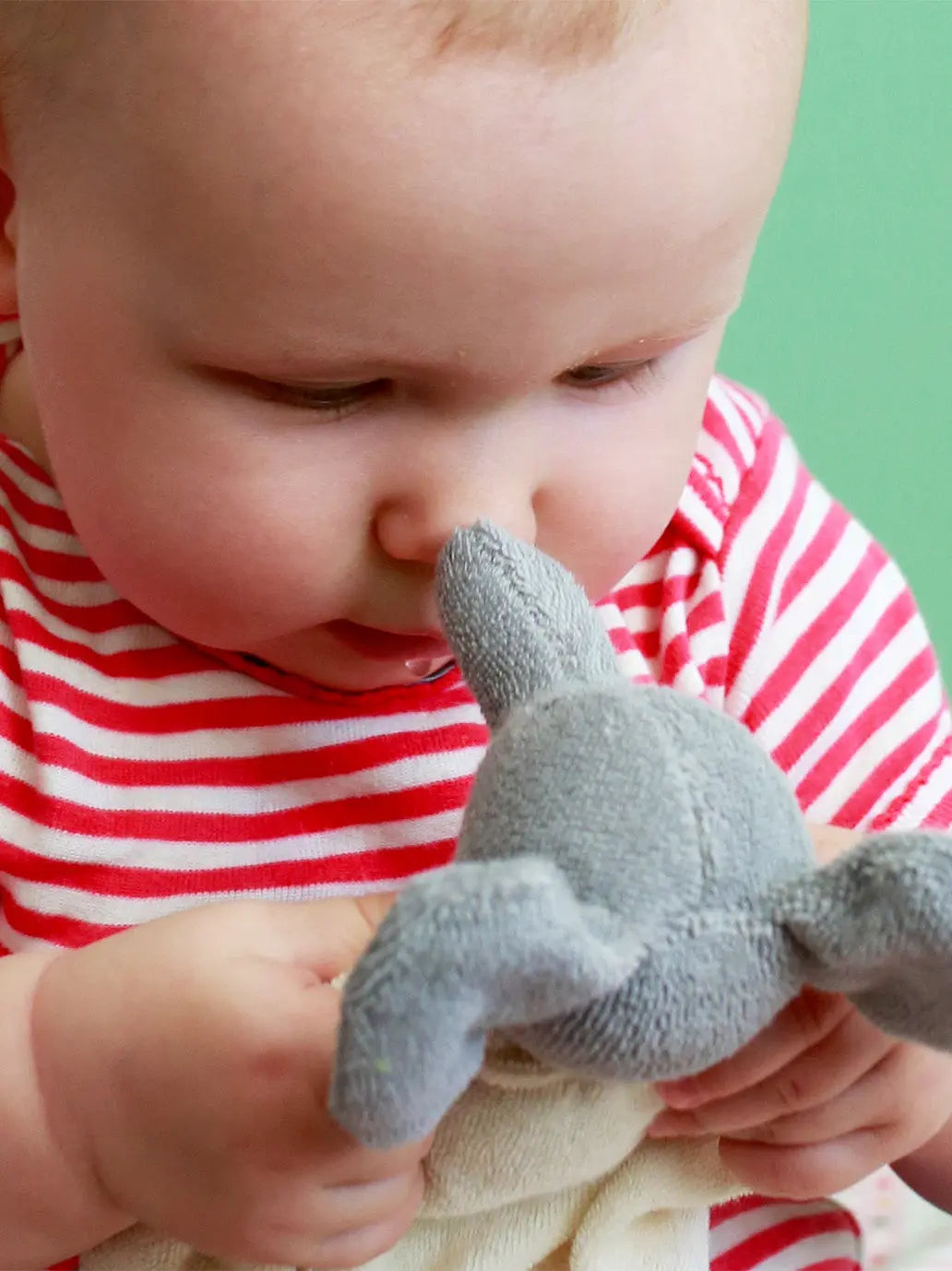 Lalka niemowlęca z grzechotką Terry Animal Doll Nanchen Natur BEBE Concept
