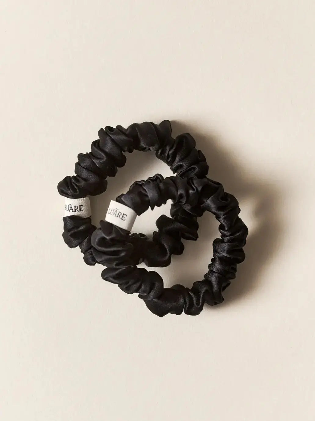 Zestaw jedwabnych gumek do włosów The Mini Scrunchie Luãre BEBE Concept