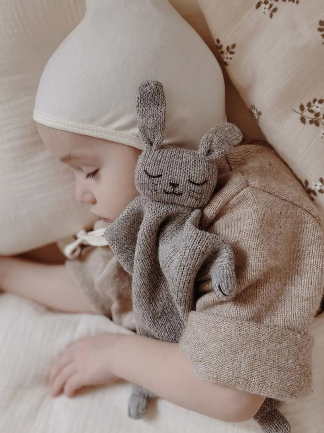 PIerwsza przytulanka Knitted Cuddle Cloth Main Sauvage BÉBÉ Concept