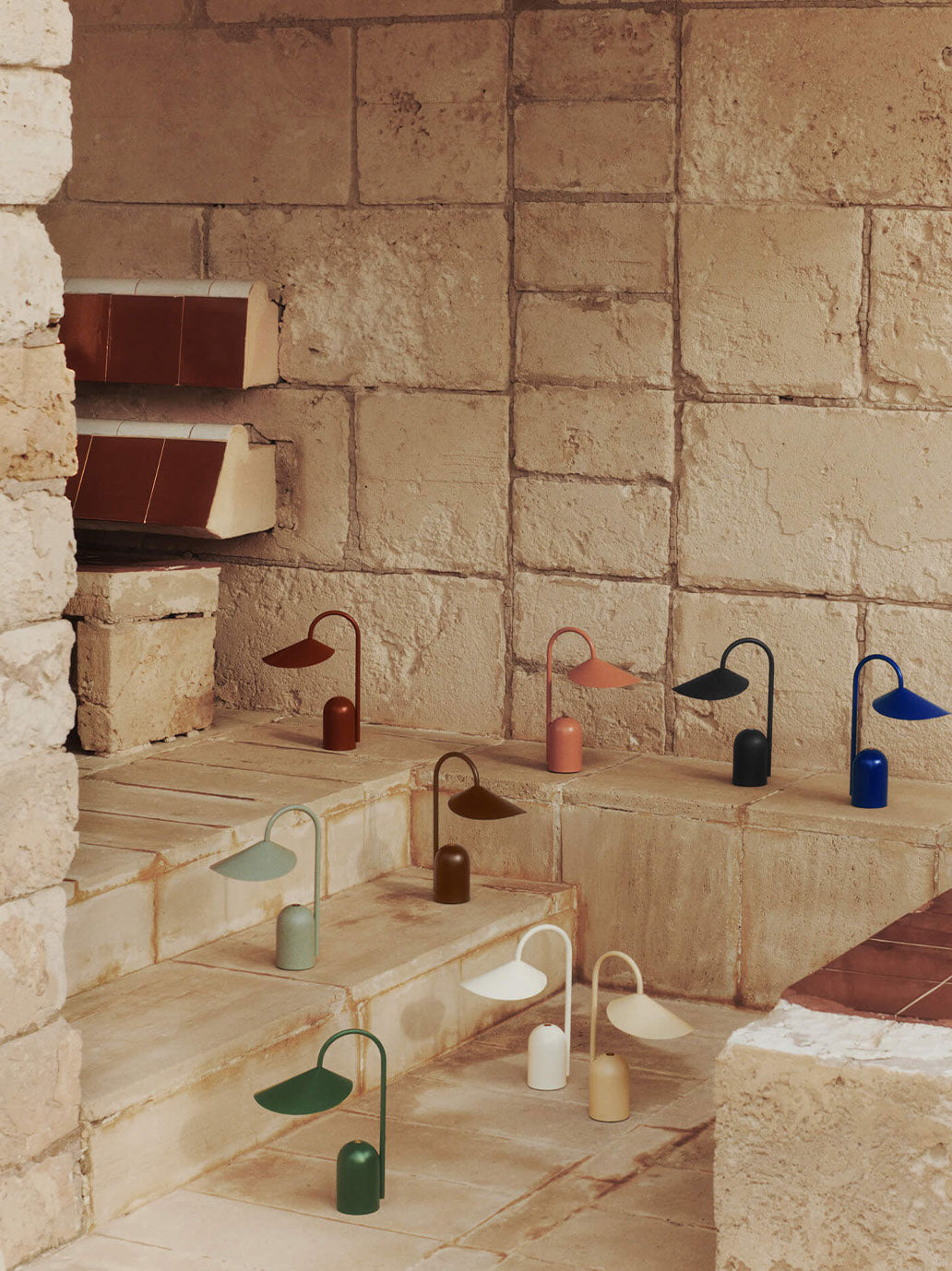 Bezprzewodowa lampka Arum Portable Lamp Ferm Living BÉBÉ Concept