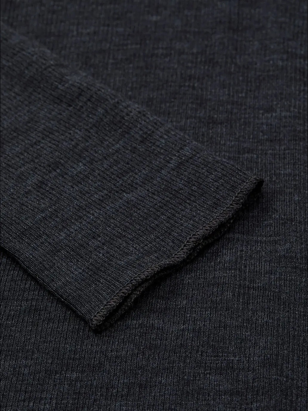 Esme Merino T-Neck SKALL STUDIO BEBE Concept