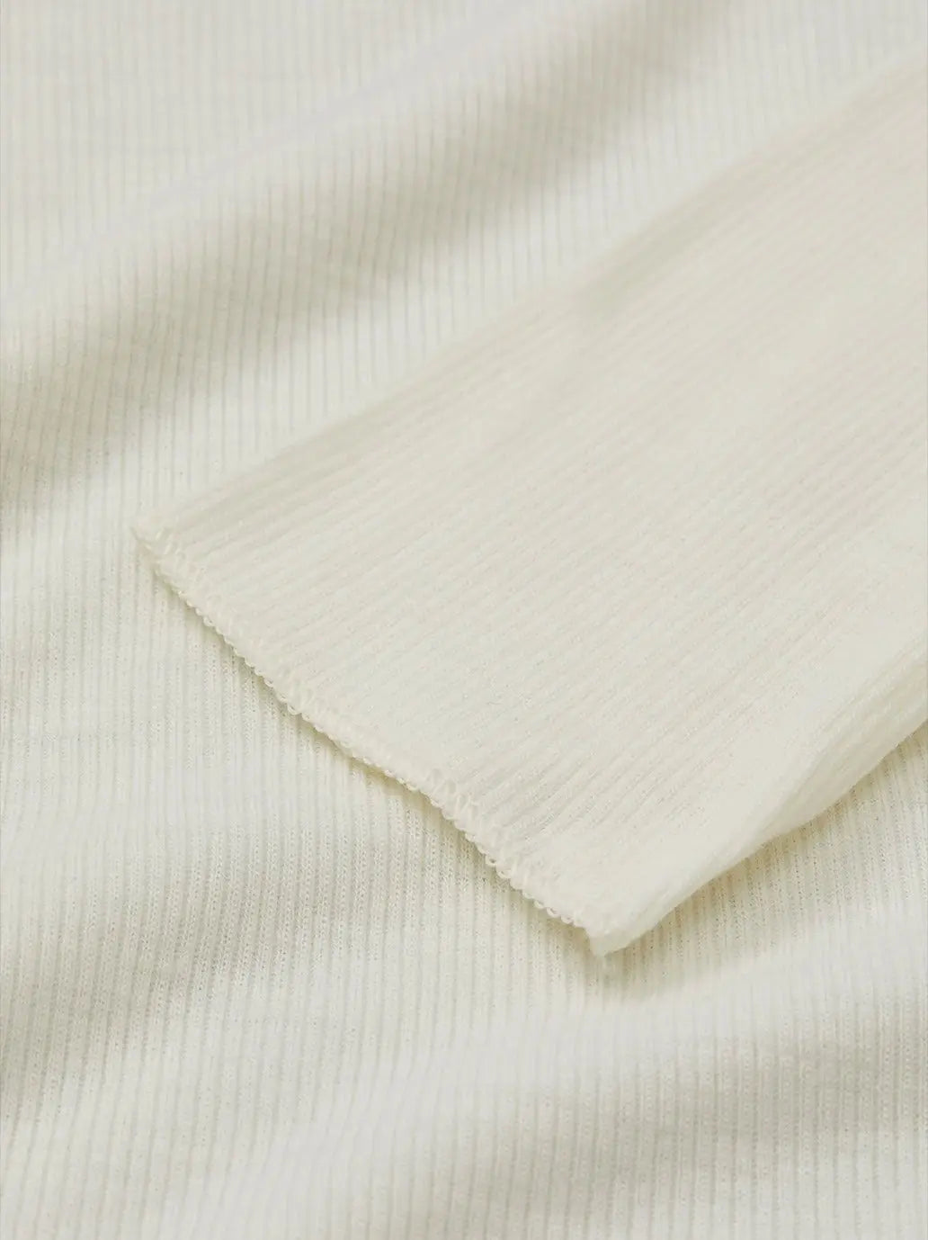 Esme Merino T-Neck SKALL STUDIO BEBE Concept