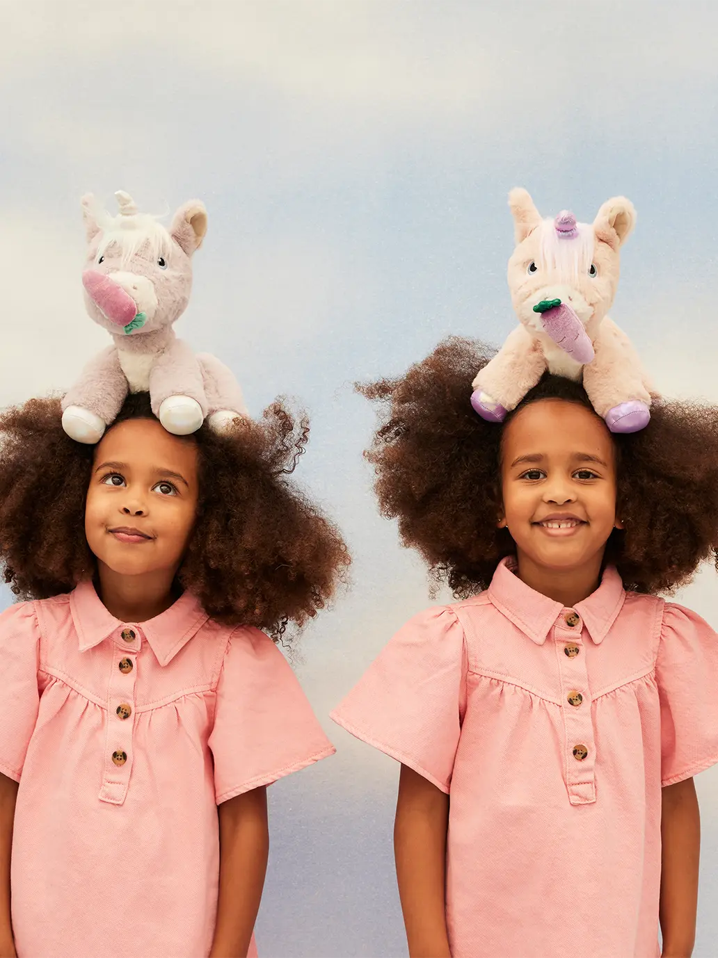 Jednorożec z magnetycznym pyszczkiem Dinkum Unicorn Olli Ella BEBE Concept