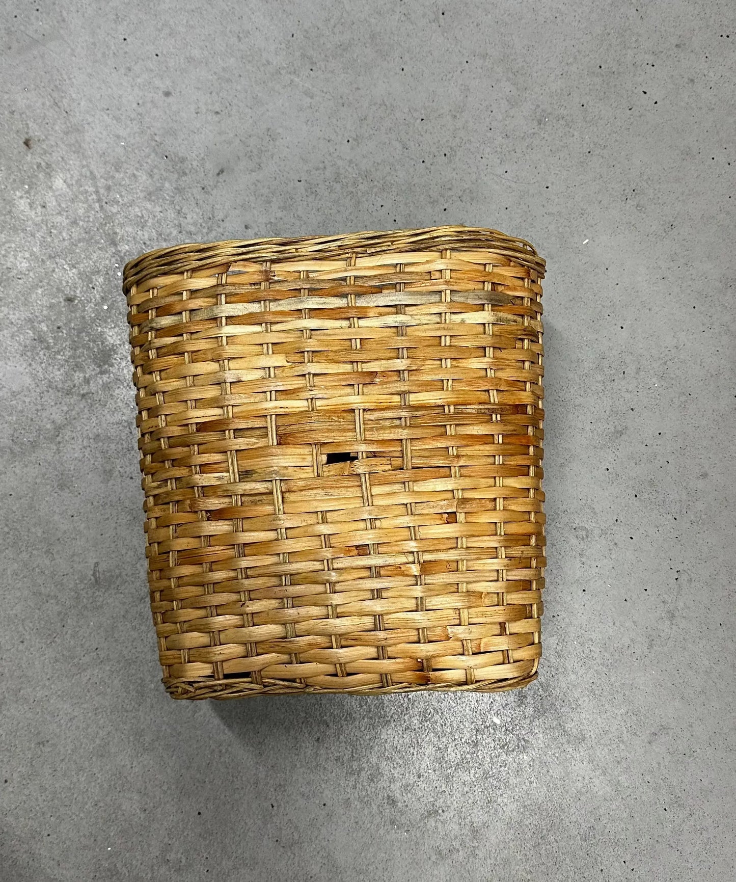 OUTLET Rattanowy koszyk do przechowywania bébé concept BÉBÉ Concept