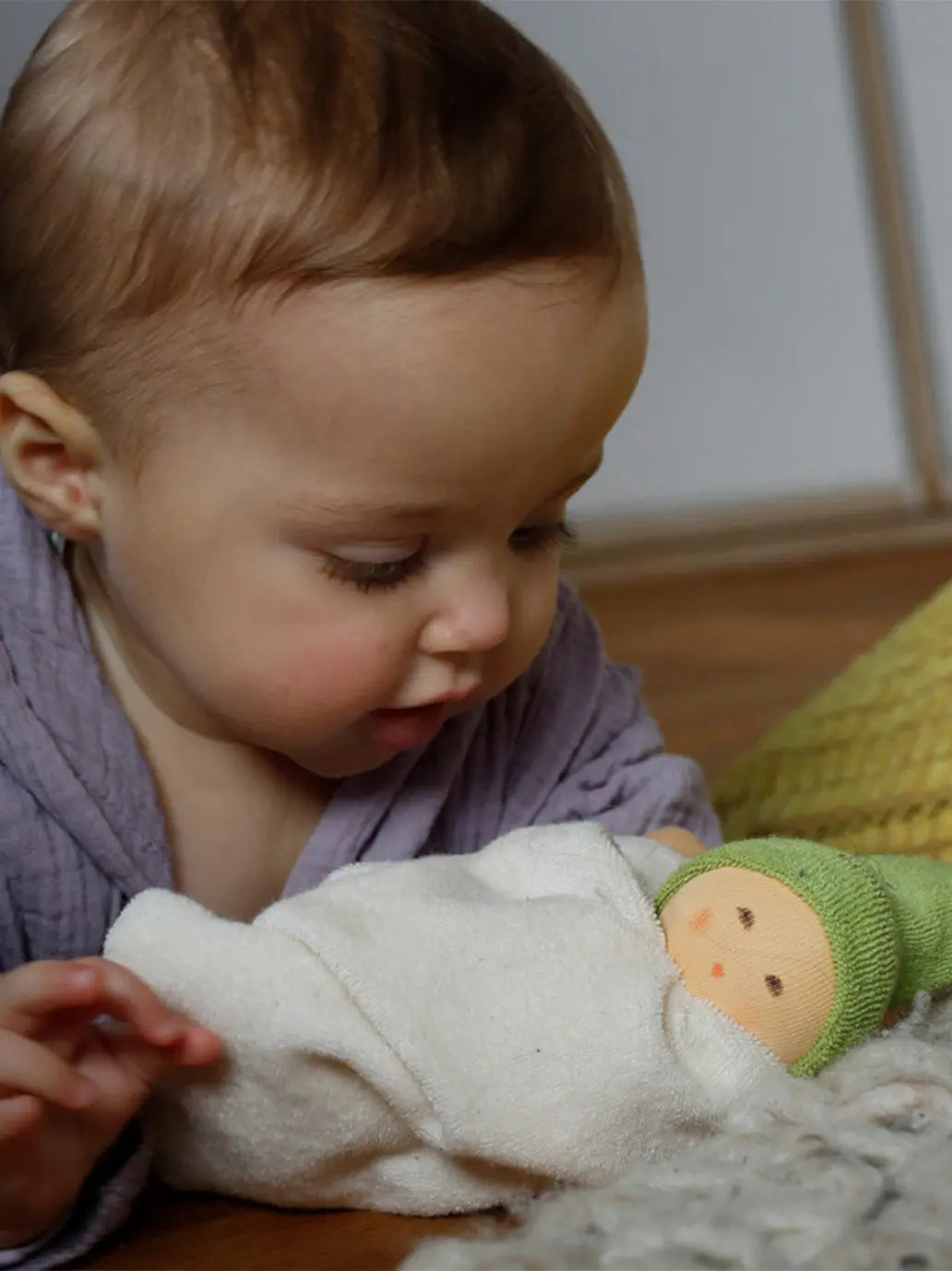 Pierwsza przytulanka Nuckle Cuddle Terry Doll Nanchen Natur BEBE Concept