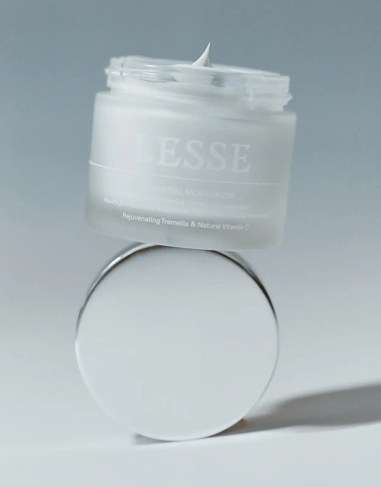 Krem nawilżający z witaminą C Essential Moisturizer Lesse BEBE Concept