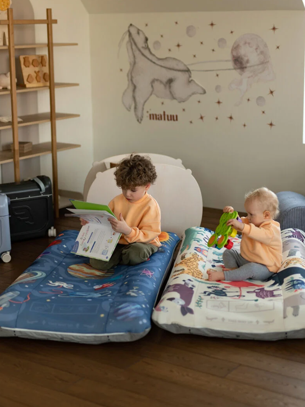 Dmuchane łóżeczko dziecięce Stokke® JetKids™ CloudSleeper™ Stokke BÉBÉ Concept