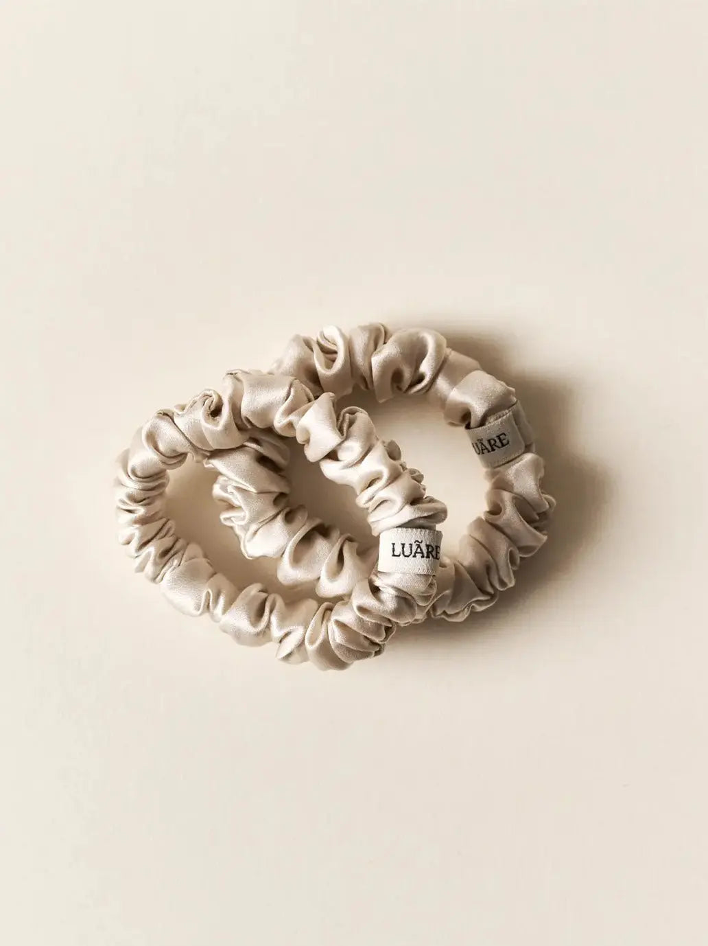 Zestaw jedwabnych gumek do włosów The Mini Scrunchie Luãre BEBE Concept
