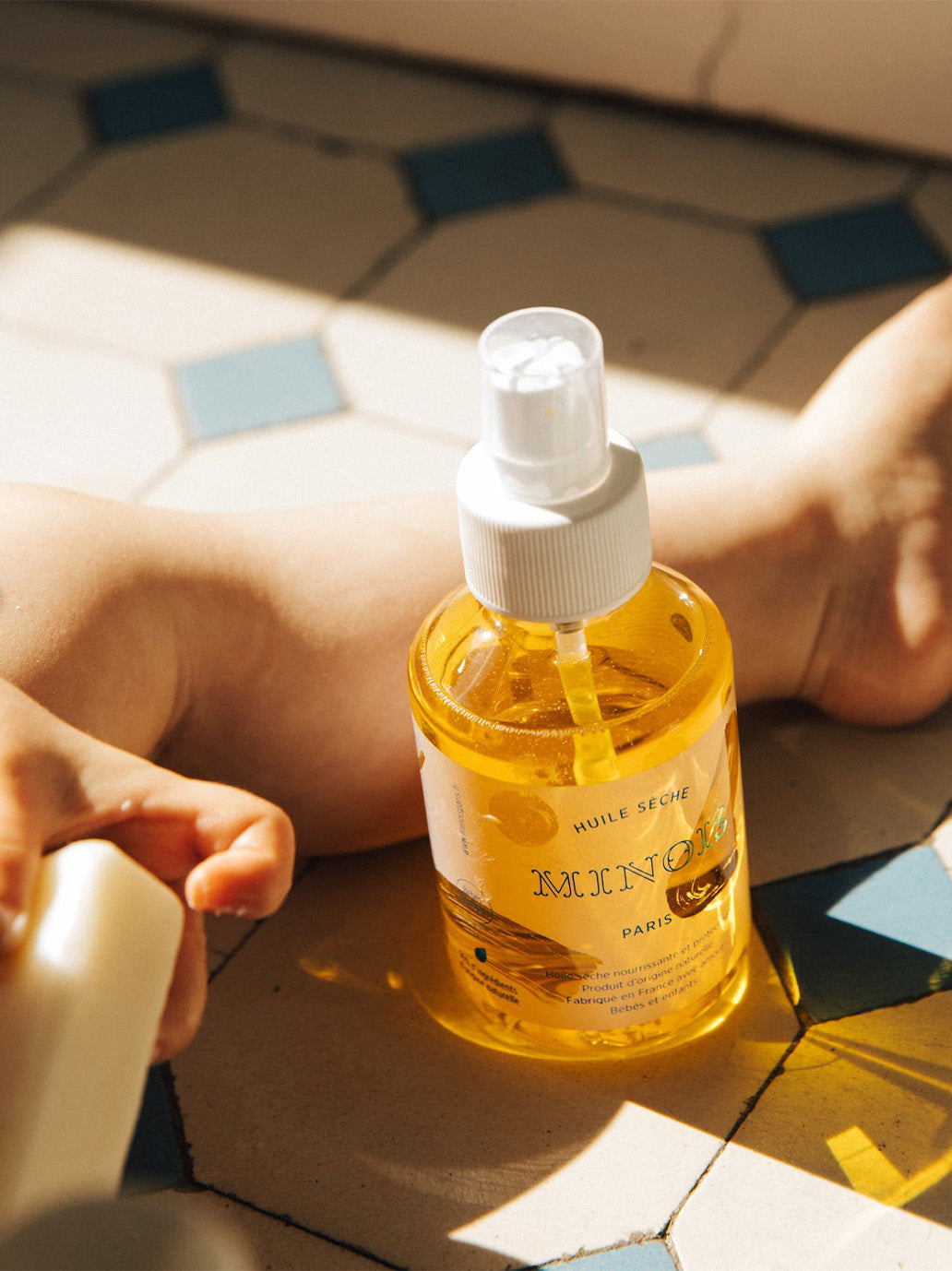 Odżywczy suchy olejek do ciała Minois BÉBÉ Concept