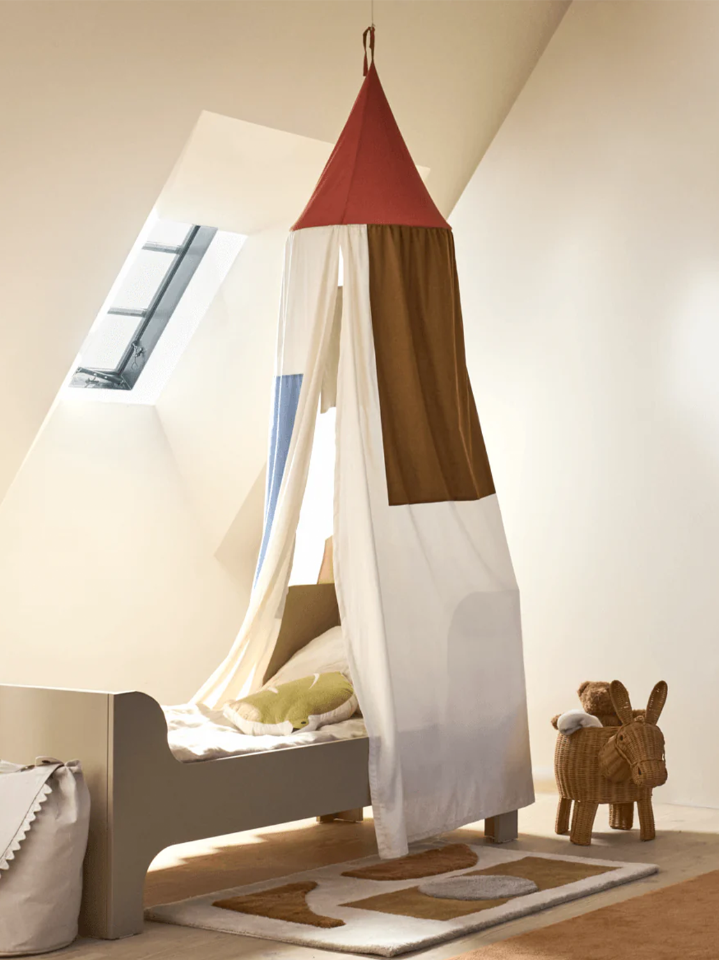 OUTLET Pleciony kosz na zabawki