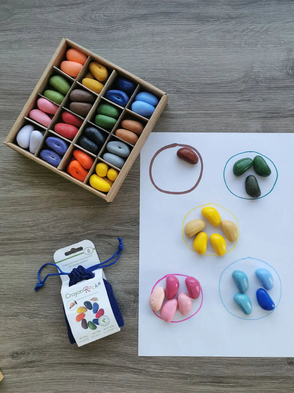 naturalne kredki w pudełku 64 sztuki - 16 kolorów Crayon Rocks BÉBÉ Concept
