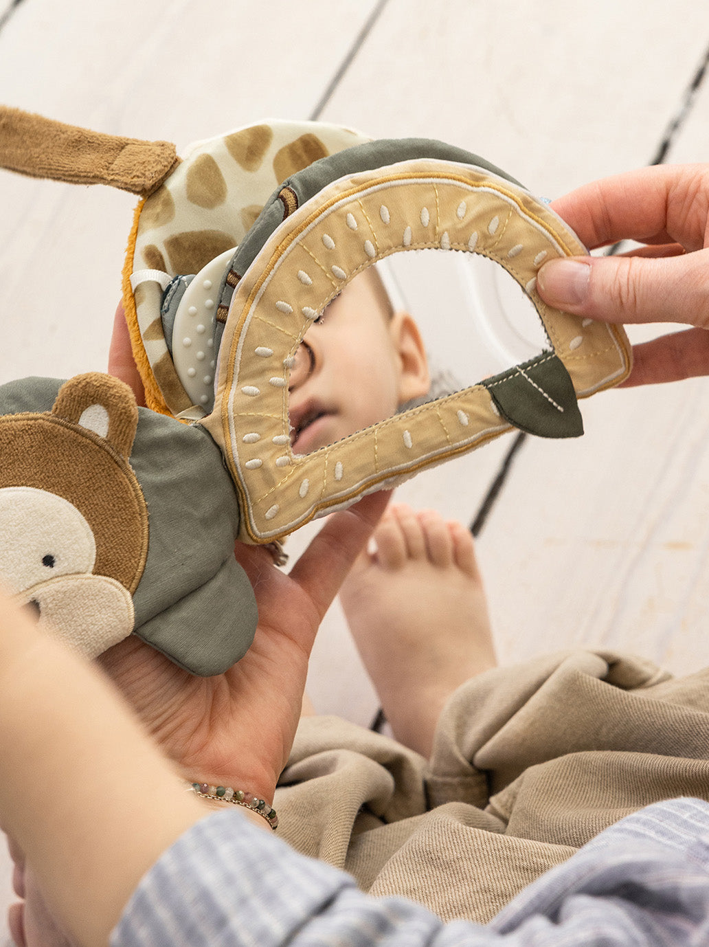 Sensoryczna książeczka Turbo Turtle Sebra BÉBÉ Concept