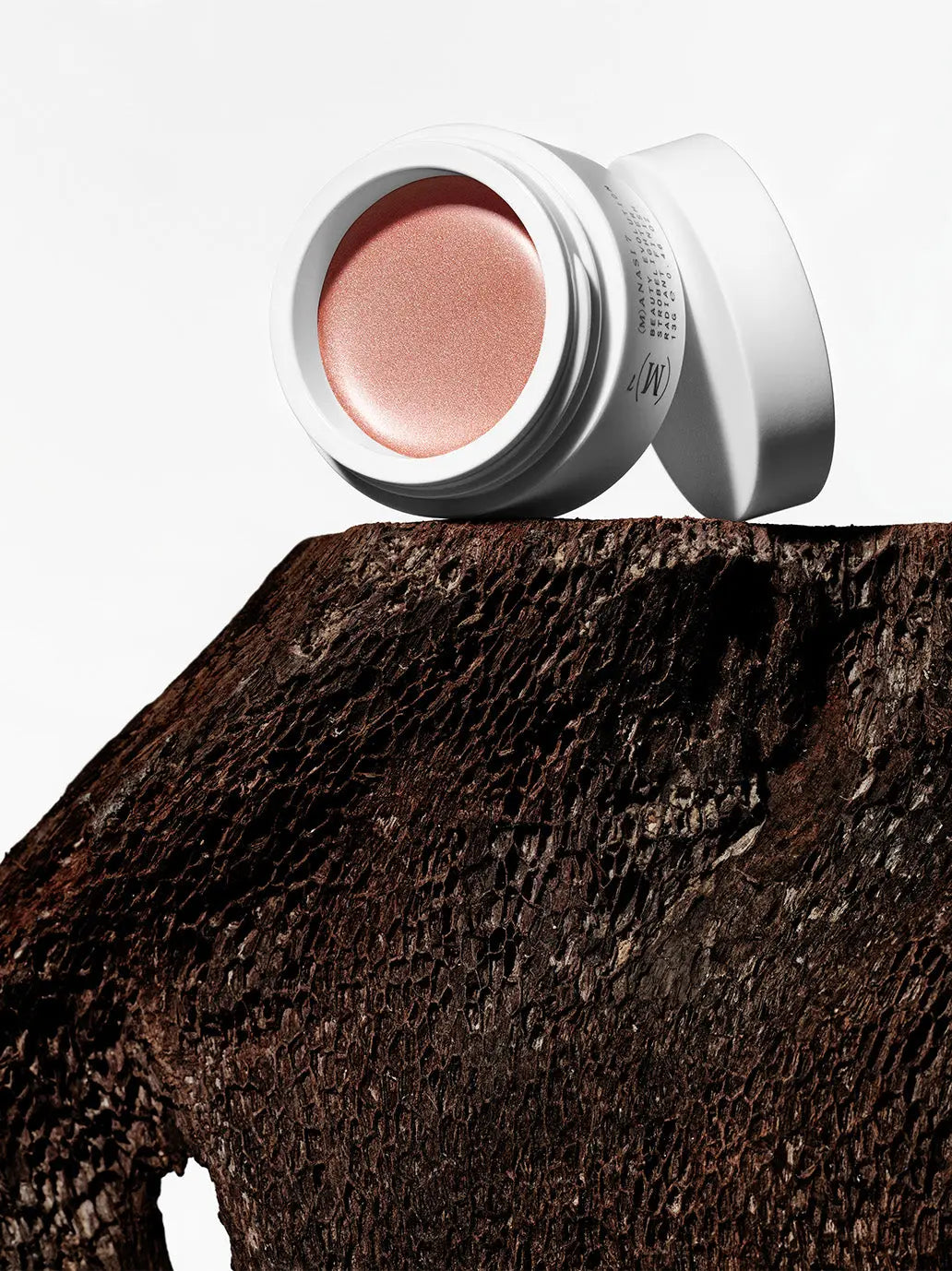 naturalny rozświetlacz w kremie Manasi 7 BÉBÉ Concept