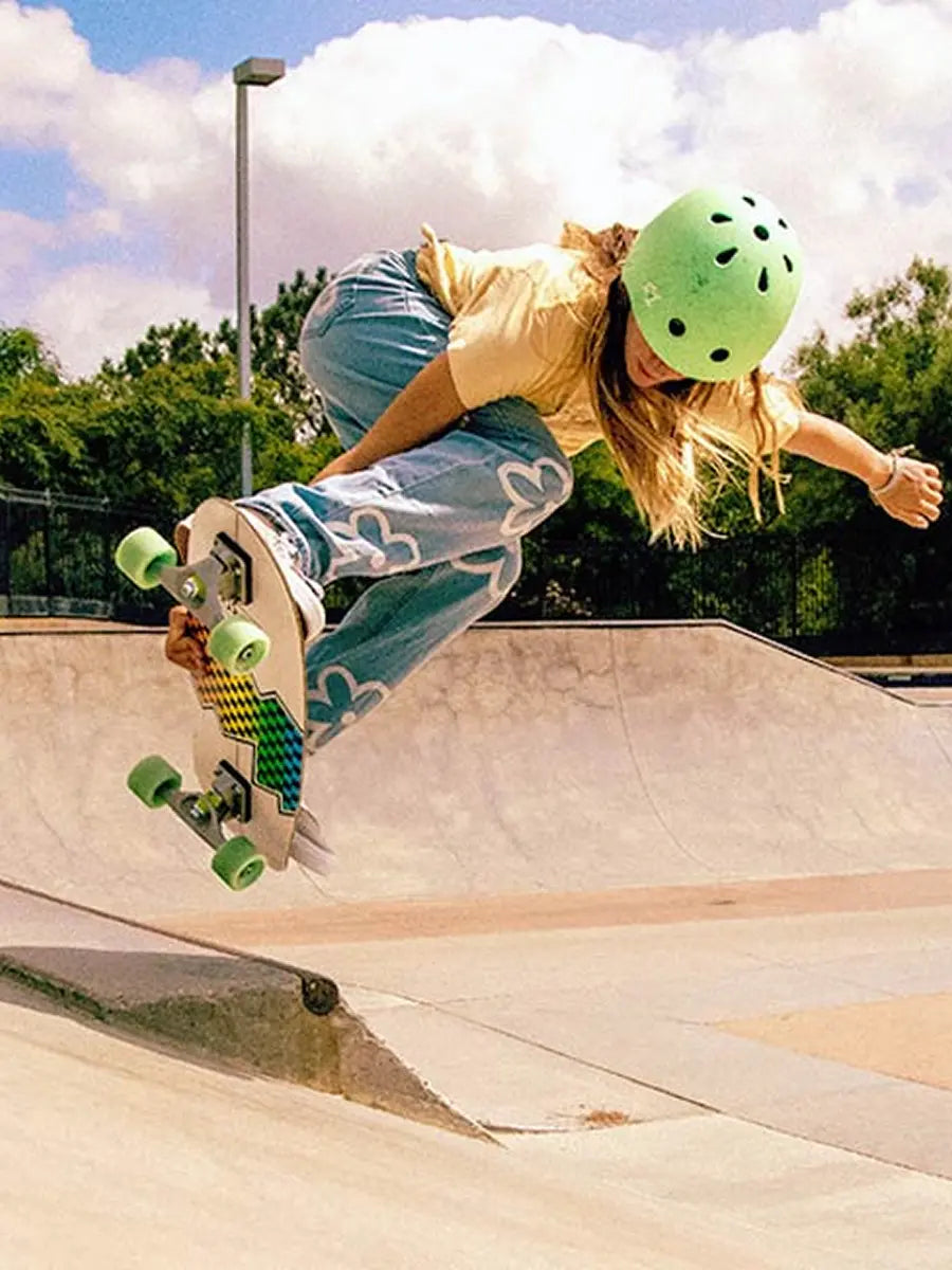 Surfskate Carver dla dzieci – idealny prezent na Dzień Dziecka! Zdrowy ruch i rozwój motoryczny przez zabawę BEBE Concept