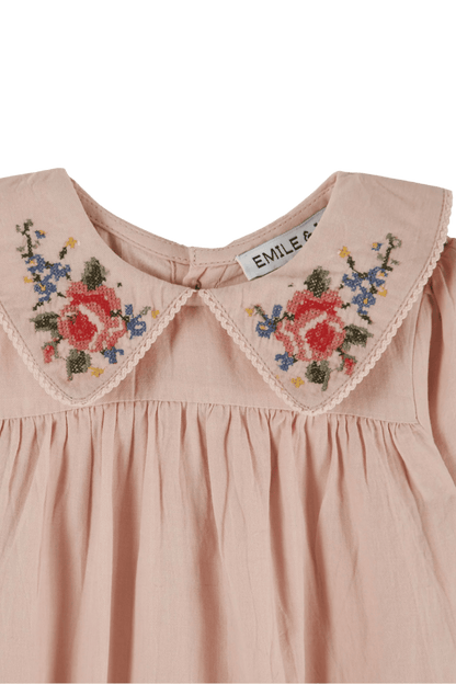 Eleganckie body niemowlęce z haftem ROSEAU