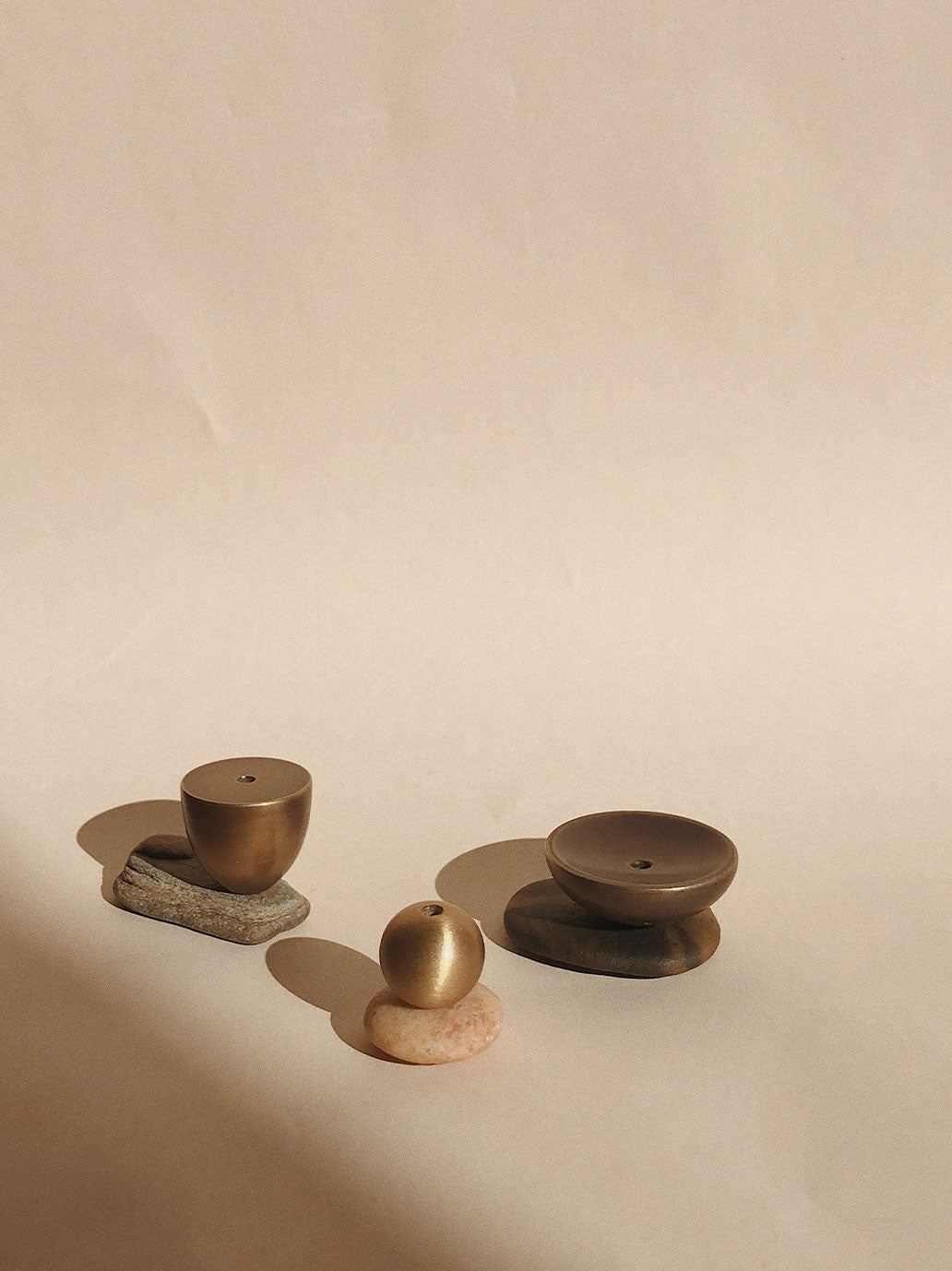 Mosiężna podstawka na kadzidełko BODHA BÉBÉ Concept 