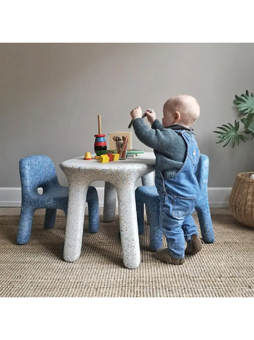 krzesło z eko tworzywa Charlie Chair EcoBirdy BÉBÉ Concept 