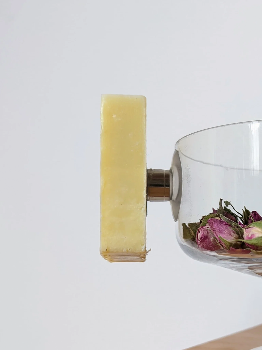 Magnetyczny uchwyt na mydło w kostce Les Petits Savonneurs BÉBÉ Concept 