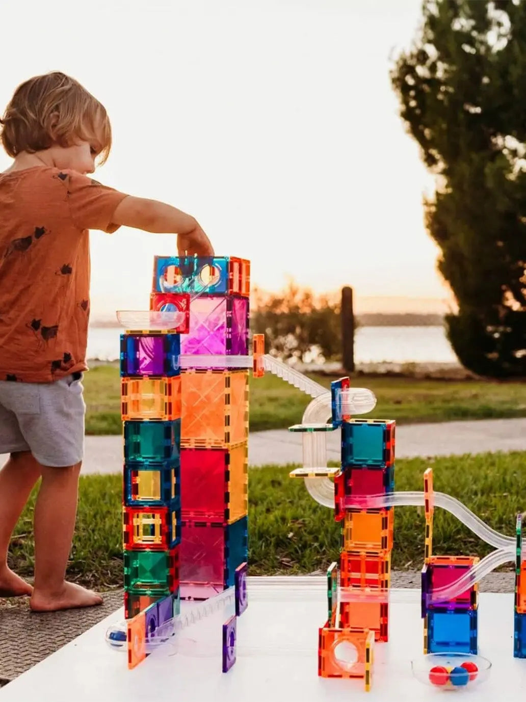 Klocki magnetyczne kulodrom Rainbow Ball Run Pack Connetix BÉBÉ Concept 