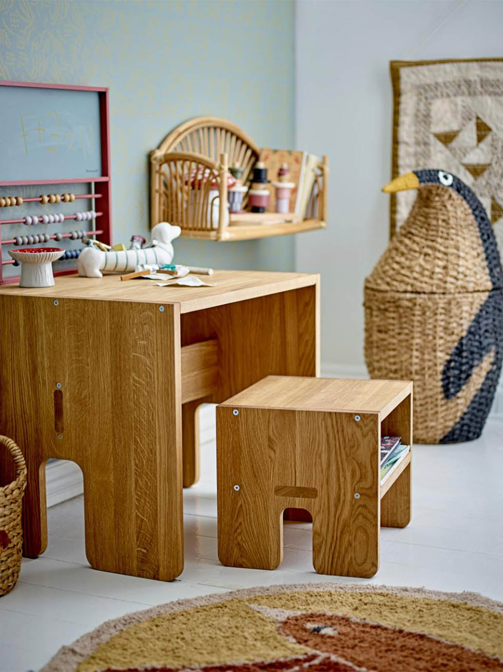 Drewniany stołek z funkcją przechowywania Bas Stool Bloomingville BÉBÉ Concept