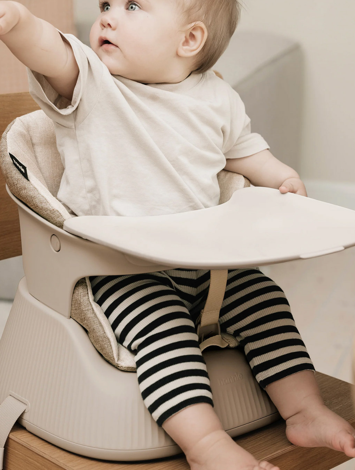 Krzesełko dla dziecka The Portable High Chair Hannie BÉBÉ Concept 