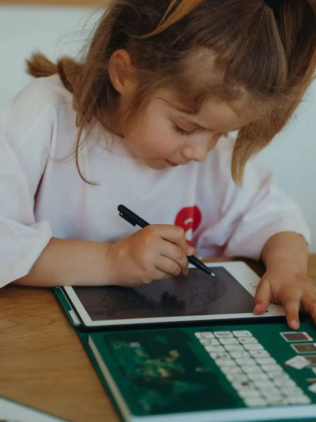 Podświetlany tablet do rysowania Kidydraw Mini Animals Around The World Kidywolf BEBE Concept 