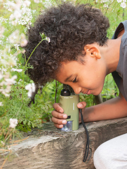 Kieszonkowy mikroskop Huckleberry Kikkerland BÉBÉ Concept 