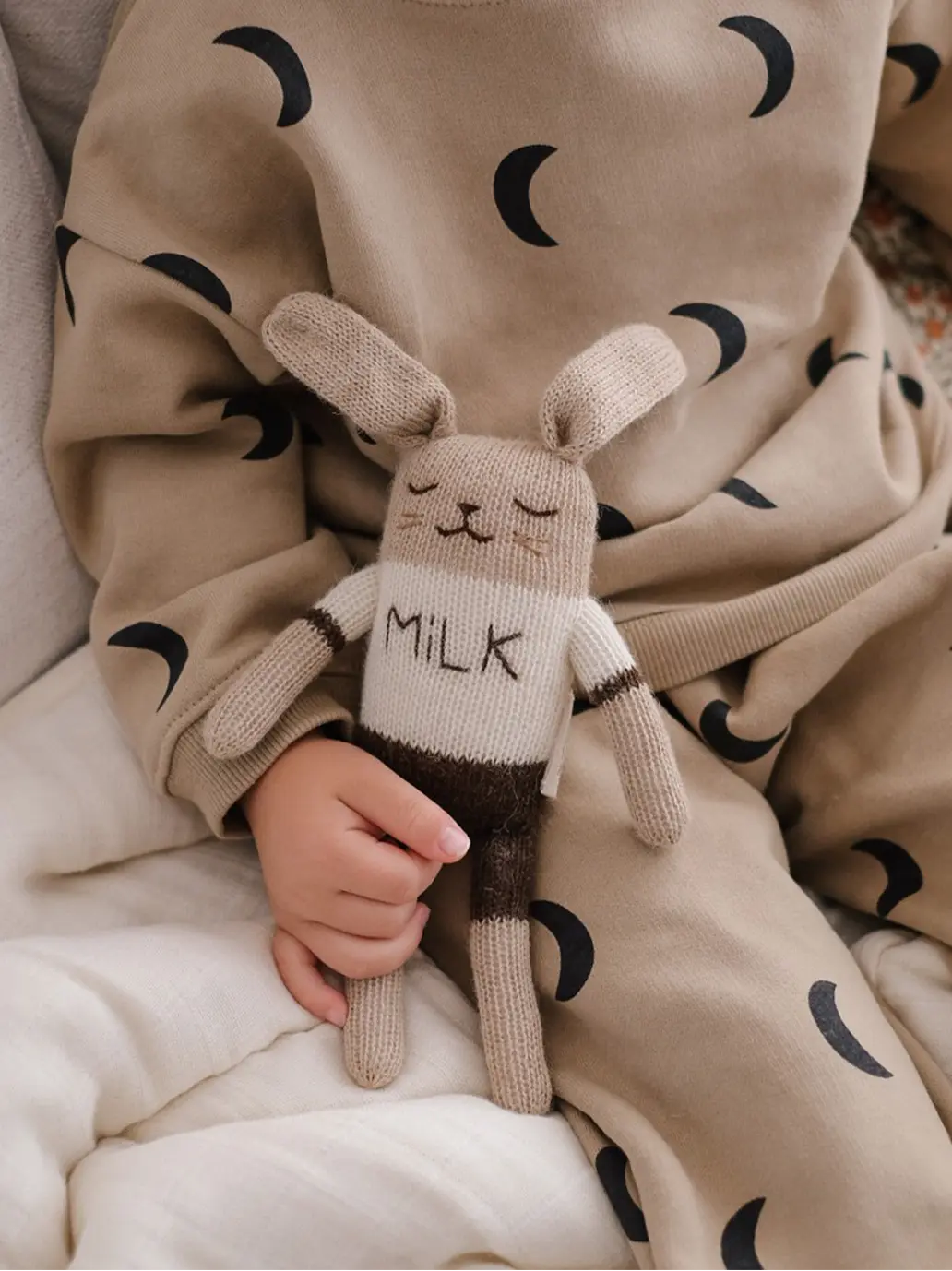 Miękka przytulanka z alpaki Main Sauvage BÉBÉ Concept 